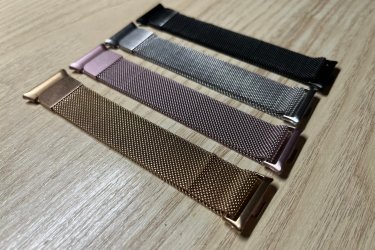 Színek: fekete, ezüst, rózsaszín, rose gold.

A kényelmes és finom tapintású rozsdamentes acélból készült óraszíj színazonos fém mágneses csattal lett ellátva, hogy ezzel is mutatósabb, elegánsabb hatást váltson ki viselőjéből.

A gyors csatlakozónak köszönhetően nincs szükség szerelő kézi szerszámra, kényelmesen cserélhető otthon könnyedén.

A szíj 22,5 cm hosszú csatlakozóval együtt.

Egy szíj ára: 3490 Ft

3 megvétele esetén 1 ezer Ft kedvezményt adok. Tehát 9470 Ft/3 db.

Előre utalást követően Foxposttal vagy postával is tudom küldeni.

Ajándékdobozzal is megvásárolható, így egy igazán szép és elegáns meglepetés lehet szinte bármilyen alkalomra. Az ajándékdoboz fekete színű és +500 Ft az ára.

Erről a szíjról bővebben:
http://happywatch.hu/termek/xiaomi-smart-band-8-9-pro-fem-oraszijszij/
