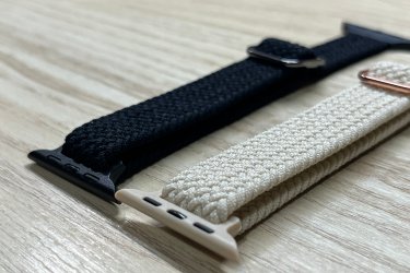 Apple Watch gumis keskenyített óraszíj – stílus és kényelem minden napra

Dobd fel Apple Watch órádat ezzel a modern, keskenyített gumis óraszíjjal, amely tökéletes egyensúlyt teremt a sportos megjelenés és az elegáns stílus között. A rugalmas, bőrbarát szilikon anyag kényelmes viseletet biztosít egész nap, akár edzéshez, akár hétköznapi használatra.

Ha egy stílusos, mégis praktikus óraszíjat keresel, amely minden alkalomhoz illik, ez a gumis keskenyített Apple Watch szíj remek választás.

???? Rendeld meg most, és újítsd meg az órád megjelenését egyszerűen!

Ajándékdobozzal is megvásárolható, így egy igazán szép és elegáns meglepetés lehet szinte bármilyen alkalomra. Az ajándékdoboz fekete színű és +500 Ft az ára.

Egy szíj ára: 2490 Ft
Ajándékdobozzal: +500 Ft

Erről a szíjról bővebben:
https://happywatch.hu/termek/apple-watch-gumis-keskeny-oraszij/