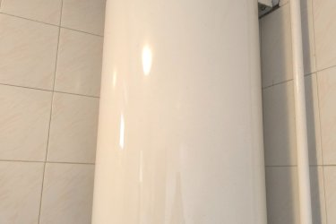 Eladó jó állapotú, használt gázbojler 115 l-es. Érdeklődni a hirdetésben megadott mobilszámon lehet.