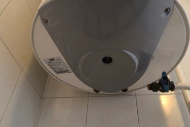 Eladó jó állapotú, használt gázbojler 115 l-es. Érdeklődni a hirdetésben megadott mobilszámon lehet.