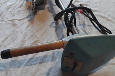 Csónakmotor 12v-os
12 voltos 140 wattos békebeli orosz gyártmányú csónakmotor. Méretei. Magassága 90 cm. Szélessége a fogantyúnál 45 cm. Motornál 28 cm. Súlya 6,5 kg. Ár 30 E.Ft. + szállítás. Fontos információ! (Tel. húsz 9758 százhetvenhárom), akinek nincs 30 Ft-ja egy telefonhívásra az ne írjon, nem érdekel!
