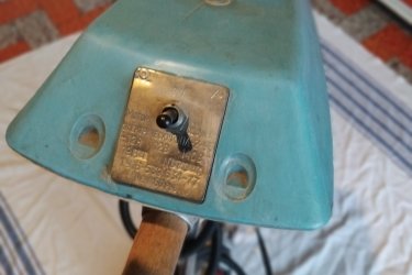 Csónakmotor 12v-os
12 voltos 140 wattos békebeli orosz gyártmányú csónakmotor. Méretei. Magassága 90 cm. Szélessége a fogantyúnál 45 cm. Motornál 28 cm. Súlya 6,5 kg. Ár 30 E.Ft. + szállítás. Fontos információ! (Tel. húsz 9758 százhetvenhárom), akinek nincs 30 Ft-ja egy telefonhívásra az ne írjon, nem érdekel!
