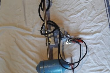 Csónakmotor 12v-os
12 voltos 140 wattos békebeli orosz gyártmányú csónakmotor. Méretei. Magassága 90 cm. Szélessége a fogantyúnál 45 cm. Motornál 28 cm. Súlya 6,5 kg. Ár 30 E.Ft. + szállítás. Fontos információ! (Tel. húsz 9758 százhetvenhárom), akinek nincs 30 Ft-ja egy telefonhívásra az ne írjon, nem érdekel!
