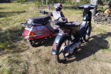 Piaggió Robogók + alkatrészek
Szerelő vállalkozó cég hagyatékából. Piaggió Velofax Motovell kid. Van még Honda, Yamaha, KTM, robogók. + egyéb motorblokkok, motoralkatrészek. Jinlun 150 blokk. Új komplett pocket motor meghajtással, sok pocket motor alkatrész.  A fotókon látható állapotban és burkolatokkal. Egyben megvétel esetén kedvezmény. Hirdetéseim között megtalálhatók külön külön is, több fotókkal. Ár. Megtekintés és megbeszélés után.+ szállítás. Fontos információ! (Tel. húsz9758százhetvenhárom), akinek nincs 30 Ft-ja egy telefonhívásra az ne írjon, nem érdekel!