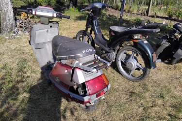 Piaggió Robogók + alkatrészek
Szerelő vállalkozó cég hagyatékából. Piaggió Velofax Motovell kid. Van még Honda, Yamaha, KTM, robogók. + egyéb motorblokkok, motoralkatrészek. Jinlun 150 blokk. Új komplett pocket motor meghajtással, sok pocket motor alkatrész.  A fotókon látható állapotban és burkolatokkal. Egyben megvétel esetén kedvezmény. Hirdetéseim között megtalálhatók külön külön is, több fotókkal. Ár. Megtekintés és megbeszélés után.+ szállítás. Fontos információ! (Tel. húsz9758százhetvenhárom), akinek nincs 30 Ft-ja egy telefonhívásra az ne írjon, nem érdekel!