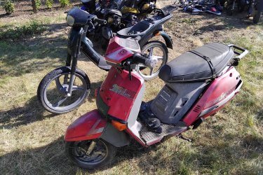 Piaggió Robogók + alkatrészek
Szerelő vállalkozó cég hagyatékából. Piaggió Velofax Motovell kid. Van még Honda, Yamaha, KTM, robogók. + egyéb motorblokkok, motoralkatrészek. Jinlun 150 blokk. Új komplett pocket motor meghajtással, sok pocket motor alkatrész.  A fotókon látható állapotban és burkolatokkal. Egyben megvétel esetén kedvezmény. Hirdetéseim között megtalálhatók külön külön is, több fotókkal. Ár. Megtekintés és megbeszélés után.+ szállítás. Fontos információ! (Tel. húsz9758százhetvenhárom), akinek nincs 30 Ft-ja egy telefonhívásra az ne írjon, nem érdekel!