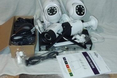 WIFI-s kamerarendszer
HISEEU A029-V 2.0. Új!! Wifis komplett kamerarendszer. Teljes készlet tartozékai. 4 db. 5 Mp.-es kamera, NVR vevődoboz 2T.bites winchesterrel, TF kártyacsatlakozó, HDMI csatlakozó TV hez, USB-port egérhez és USB hez, 12v-os trafók, egér és minden vezeték, valamint szereléshez csavarok tiplik. Irányár 50E. Ft.   Fontos információ! (Tel. húsz9758százhetvenhárom), akinek nincs 30 Ft-ja egy telefonhívásra az ne írjon, nem érdekel!