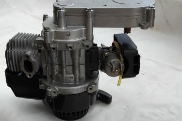 
Új kétütemű pocket (bike, cross, quad) póver force komplett motor. 1 hengeres, 2 ütemű, léghűtéses, autómata váltós, berántós indítású. ( 4 pontos alsó felfogatás, gyertya, levegőszűrő, karburátor) + a fotón látható tartalék alkatrészek. Irányár. 29. E.Ft. Érdeklődni (Tel. húsz9758százhetvenhárom), akinek nem telik egy telefonhívásra az ne írjon, nem válaszolok!
