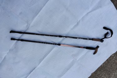 SÉTABOT TÚRABOT PÁR
Túrabot pár eladó. Állítható hosszúságú ( 66cm- től 135 cm-ig) Teleszkópos (rúgós) erősített műanyag test. Parafa fogantyú. Gumírozott alsóvég. Ár. 5 E. Ft. Fontos információ! (Tel. húsz 9758 százhetvenhárom), akinek nincs 30 Ft-ja egy telefonhívásra az ne írjon, nem válaszolok!!