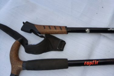 SÉTABOT TÚRABOT PÁR
Túrabot pár eladó. Állítható hosszúságú ( 66cm- től 135 cm-ig) Teleszkópos (rúgós) erősített műanyag test. Parafa fogantyú. Gumírozott alsóvég. Ár. 5 E. Ft. Fontos információ! (Tel. húsz 9758 százhetvenhárom), akinek nincs 30 Ft-ja egy telefonhívásra az ne írjon, nem válaszolok!!