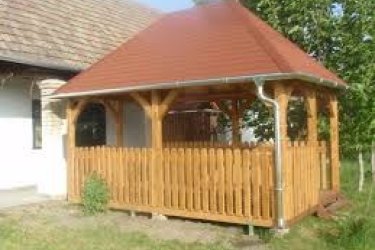 Tetőfedő, bádogos, kőműves-és ács munkák,hőszigetelés (dryvit) festés, mázolás, kúpcserép kikenés, épületek bontása, kémények bontása és felújítása, beázás megszüntetése sürgős esetben is!!! 

Hétvégén is hívható!!!!