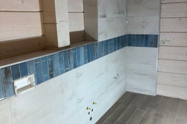 Házak, lakások teljeskörű kültéri és beltéri felújításával foglalkozom. Igény szerint történik egy munkafelmérés, ahol átbeszéljük mi a megrendelő elképzelése, az hogyan valósítható meg. Felmérjük a felújításra tervezett helyiségeket, területeket és ezután 2-3 napon belül küldjük a munkadíjról az árajánlatot. Ez semmiféle kötelezettséggel nem jár a megrendelő részéről. Az árajánlat estleges elfogadása után következnek a további egyeztetések. Keressen bizalommal akár telefonon, akár e-mailben vagy üzenetben! 
