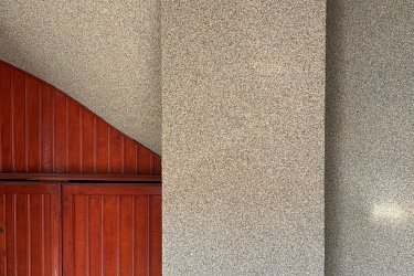 Házak, lakások teljeskörű kültéri és beltéri felújításával foglalkozom. Igény szerint történik egy munkafelmérés, ahol átbeszéljük mi a megrendelő elképzelése, az hogyan valósítható meg. Felmérjük a felújításra tervezett helyiségeket, területeket és ezután 2-3 napon belül küldjük a munkadíjról az árajánlatot. Ez semmiféle kötelezettséggel nem jár a megrendelő részéről. Az árajánlat estleges elfogadása után következnek a további egyeztetések. Keressen bizalommal akár telefonon, akár e-mailben vagy üzenetben! 
