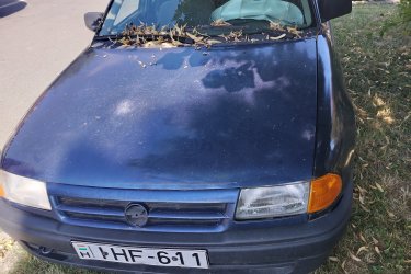 Opel astra eladó alkatrésznek 
