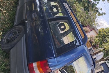 Eladó Opel astra egyben alkatrésznek inditási hibás. Én már nem akarok vele foglalkozni. Helyileg Szigetvár. Papírjai meg vannak. Adás vételivel vihető. Ár megegyezés szerint. 