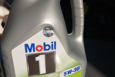 Mobil 1 ESP 5W-30 motorolaj 5L eladó!!
Eladó téves rendelés miatt.
Mobil 1 ESP 5W-30 motorolaj 5L 
Iparágvezető termék, ideális dízelautókhoz. Úgy fejlesztették ki, hogy nagyobb teljesítményt nyújtson benzinüzemű járművek számára. 
A Mobil 1 ESP Formula 5W-30 emisszióvédelemmel megfelel az ACEA C2 / C3 motorolaj legújabb előírásainak.

Teljesítményszint:

ACEA C2/C3

API SN, SM

Specifikációk:

VW 502.00/505.00

VW 504.00/507.00

MB 229.52; 229.51; 229.31

Porsche C30

PSA  B71 2290/ 2297

GM dexos2

Gyártói specifikációk:
ACEA C2, ACEA C3, API SM, API SN, GM dexos2, 
MB 229.31, MB 229.51, MB 229.52, Porsche C30, 
PSA B71 2290, PSA B71 2297, VW 502.00/505.00, 
VW 504.00/507.00