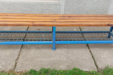 Eladó pad.
Eladó a képeken látható pad.
Méretek:Hossz:200cm
Magasság:39cm.
Mélység:30cm
