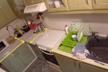 Eladó teljes sarok konyhabútor (22 polc, 4 fiók), gránit mosogatóval. A leszerelésben és szállításban nem tudok segíteni.