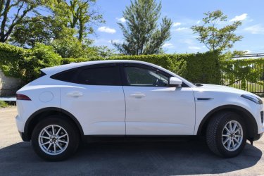 1 hónapja volt nagyszervízen, teljes (láncos)vezérlés csere, új kuplung kinyomócsapágy, olaj,- szűrők, stb. Városban 5,6L átlagfogyasztás, autópályán 5,0L.
1 éves négyévszakos abroncsok vannak rajta, új akkumulátor, új gumiszőnyeg, 3 évig garázsban, majd tető alatt tartott. Napi használatban van, kifogástalan műszaki állapotban. Levehető vonóhorog.
