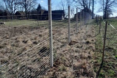 Biztonságos és tartós kerítést keres? Akkor megtalálta!
Vállalunk az ország egész területén vadhálóval, vagy dróthálóval komplett kerítésépítést 2399 Ft/m áron.
Ez az ár tartalmazza az összes anyagot és a munkadíjat is!

Kérjen ajánlatot most:
+36--30 354 17 07
+36--30 710 08 30
+36--30 325 82 00
Ajánlatkérés e-mailben: keritesnagyker@gmail.com

Nálunk mindent megtalál, ami a kerítés építéshez szükséges! Látogasson el honlapunkra a www.kotaji-kerites.hu oldalra vagy telephelyeinkre.
