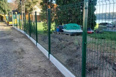 Biztonságos és tartós kerítést keres? Akkor megtalálta!
Vállalunk az ország egész területén vadhálóval, vagy dróthálóval komplett kerítésépítést 2399 Ft/m áron.
Ez az ár tartalmazza az összes anyagot és a munkadíjat is!

Kérjen ajánlatot most:
+36--30 354 17 07
+36--30 710 08 30
+36--30 325 82 00
Ajánlatkérés e-mailben: keritesnagyker@gmail.com

Nálunk mindent megtalál, ami a kerítés építéshez szükséges! Látogasson el honlapunkra a www.kotaji-kerites.hu oldalra vagy telephelyeinkre.