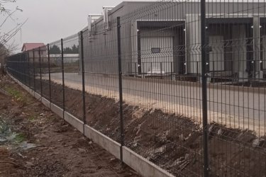 Biztonságos és tartós kerítést keres? Akkor megtalálta!
Vállalunk az ország egész területén vadhálóval, vagy dróthálóval komplett kerítésépítést 2399 Ft/m áron.
Ez az ár tartalmazza az összes anyagot és a munkadíjat is!

Kérjen ajánlatot most:
+36--30 354 17 07
+36--30 710 08 30
+36--30 325 82 00
Ajánlatkérés e-mailben: keritesnagyker@gmail.com

Nálunk mindent megtalál, ami a kerítés építéshez szükséges! Látogasson el honlapunkra a www.kotaji-kerites.hu oldalra vagy telephelyeinkre.