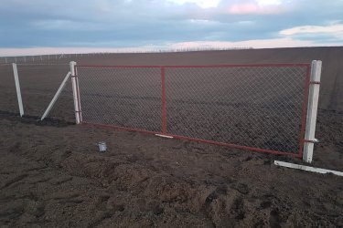 Biztonságos és tartós kerítést keres? Akkor megtalálta!
Vállalunk az ország egész területén vadhálóval, vagy dróthálóval komplett kerítésépítést 2399 Ft/m áron.
Ez az ár tartalmazza az összes anyagot és a munkadíjat is!

Kérjen ajánlatot most:
+36--30 354 17 07
+36--30 710 08 30
+36--30 325 82 00
Ajánlatkérés e-mailben: keritesnagyker@gmail.com

Nálunk mindent megtalál, ami a kerítés építéshez szükséges! Látogasson el honlapunkra a www.kotaji-kerites.hu oldalra vagy telephelyeinkre.