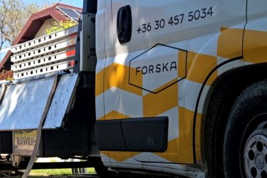 Bérbeadó 6000+ m2 saját Layher Blitz állvány készlet - folyamatos kedvezményekkel. Igény szerint: szállítással, építéssel és bontással. Födém zsaluzati rendszer bérbeadó (Doka), kérje árajánlatunkat. Gurulóállvány bérlés és fuvarozás is elérhető. 
Elérhetőségeink: https://forska.hu , +36 30 457 50 34, berles@forska.hu