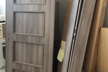 Eladó bemutatótermi beltéri ajtók Győrben, amíg a készlet tart!
Limitált darabszám, kedvezményes áron azonnal elvihető. 
Esztétikus, természetes, időtálló kivitel, minden stílushoz illeszkedő megjelenésű ajtók. 
Tökéletes választás otthonodba, nyaralóba, irodába vagy akár felújításhoz is. 
Írj rám a pontos méretek miatt, amíg megvan készleten!
