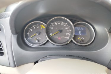 Eladásra kínálom ezt a megkímélt állapotú, 2011-es RENAULT FLUENCE 1.5 dCi Privilege modellt, amelyet első tulajdonosként használtam. mindössze 173 500 km-t futott, magyarországi forgalomba helyezés.
Magyarországi magánszemélytől, friss műszakival rendszeresen karbantartott,  gyári fényezéssel, téli gumi felnivel, sok extrával eladó.
Az 1.5 literes dízelmotor gazdaságos üzemanyag-felhasználást biztosít, miközben a 81 kW-os teljesítmény és a 240 Nm forgatónyomaték elegendő erőt kölcsönöz a hétköznapi vezetési élményhez.
Fekete metálfényezés , könnyűfém felnik . A beltérben a bézs színű szövetkárpit, Automata klíma és tágas csomagtartó (496 liter)
A jármű felszereltsége: kulcs nélküli indítás és nyitás, Az autó frissen szervizelt műszakival, garázsban tartott. Azonnal elvihető. Az autó érvényes magyar okmányokkal rendelkezik és 2027. májusáig műszakival ellátott, két gyári kulccsal, magánszemélyként kerül értékesítésre.

Járműadatok:

 RENAULT FLUENCE:
Gyártmány: RENAULT
Típusjel: Z
Járműkategória: M1
Szín 1: FEKETE
Ülések száma: 5
Gyártási év: 2011
Tulajdonosok száma: 1
Tulajdonos vagyok: Igen
Üzembentartó vagyok: Igen
Saját tömeg: 1285 KG
Együttes tömeg: 1785 KG
Hajtóanyag: Gázolaj
Teljesítmény: 81 KW
Hengerűrtartalom: 1461 CM3
Első nyilvántartásba vétel: 2011.03.09
Első magyarországi nyilvántartásba vétel: 2011.03.09
Műszaki engedély érvényessége: 2027.05.03
Forgalmi állapot: Forgalomba helyezve
Forgalmi állapot változásának dátuma: 2011.03.09
Van-e forgalmazási korlátozásra vonatkozó adat?: Nem

Telefonszám: (+36) 30/5712582
