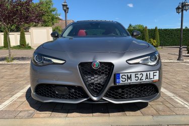 Elado Veloce Giulia, 2019-es eredeti 93.500 kmel. 2.0 benzines, 4x4-es, automata. Tobb info telefonon vagy whatsappon. Az auto eleje balesetes volt. Uj alkatreszekbol lett megjavitva. Elso / hatso fekbetet textar, szurok cserelve. Rendezett roman papirokkal. Szatmarnemetiben megtekintheto, Debrecentol 100km-re. Ara 22.800 euro.