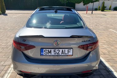 Elado Veloce Giulia, 2019-es eredeti 93.500 kmel. 2.0 benzines, 4x4-es, automata. Tobb info telefonon vagy whatsappon. Az auto eleje balesetes volt. Uj alkatreszekbol lett megjavitva. Elso / hatso fekbetet textar, szurok cserelve. Rendezett roman papirokkal. Szatmarnemetiben megtekintheto, Debrecentol 100km-re. Ara 22.800 euro.