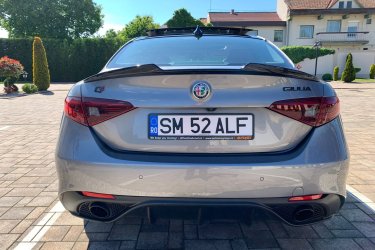Elado Veloce Giulia, 2019-es eredeti 93.500 kmel. 2.0 benzines, 4x4-es, automata. Tobb info telefonon vagy whatsappon. Az auto eleje balesetes volt. Uj alkatreszekbol lett megjavitva. Elso / hatso fekbetet textar, szurok cserelve. Rendezett roman papirokkal. Szatmarnemetiben megtekintheto, Debrecentol 100km-re. Ara 22.800 euro.