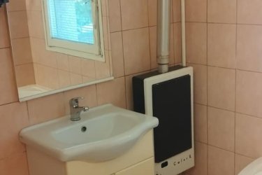 Salgótarján Acélgyári út végén az Egészségügyi iskolánál található az eladó ingatlan, melyben 2 szoba, előszoba, spajz, konyha, átjáró folyosó, fürdőszoba található. Az ingatlan szépen felújított, azonnal költözhető állapotban van. Pár percre található az abc, az orvosi rendelő és a buszmegálló.