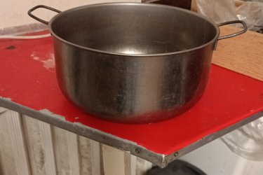 Étterem megszüntetése miatt sok-sok minden eladó. Érdeklődjön, ami nincs itt feltöltve, küldök fotót .&#13;&#10;Ár megbeszélés szerint.&#13;&#10;