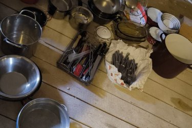 Újszerű Háztartási edények eladók
