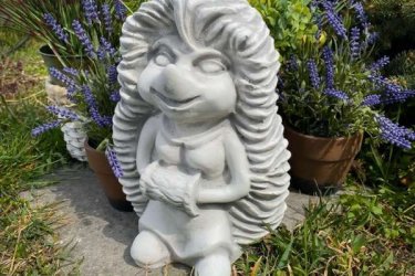 Kerti figurák webáruháza süni mama