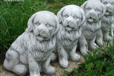 Közkedvelt kerti figuránk egyike a kuvasz, mely nagyon szép kidolgozású. Ajánlom kertekbe és teraszokra mindenféleképpen, ajándéktárgynak nagy meglepetést lehet vele okozni. A kert szerelmeseinek és a gyerekeknek is kiváló választás... 

A kő, mint természetes anyag, jól illeszkedik a növényekhez és a zöld környezetbe. Kültéri termékeink kő zúzalékból készülnek, az időjárás viszontagságainak teljes mértékben ellenállnak. Fagyállók, így örökös díszei lesznek a kertnek. Az oldalon szereplő képek és adatok tájékoztató jellegűek, azok a valóságban minimálisan eltérhetnek az itt feltüntetettektől. A kültérben és beltérben egyaránt használható szobrok megrendelhetőek a webáruházunkból‎.

Méretek:
Magasság: 38 cm
Tömeg: 18 kg

Fedezze fel a Kerti Díszek csodálatos világát!
Telephely: Dunavarsány, Barátság u. 1. (51-es főút)
Telefon: 06 70 / 299 2066 – Érdeklődni kizárólag telefonon!
Weboldal: https://kertidiszek.hu

Kínálatunkban megtalálható többek között:
– Kerti szobrok – Varázsolja el kertjét egyedi és stílusos díszekkel!
– Szökőkutak – Frissítse fel kültéri terét egy gyönyörű vízi elemmel!
– Figurák – Tökéletes kiegészítők, amelyek személyiséget adnak a kertjének!
– Kerti lámpások – Teremtsen hangulatos fényt az esti órákra!
– Kerti grillek – Élvezze a szabadtéri sütögetést barátokkal, családdal!

Látogasson el weboldalunkra, és válassza ki a kertjéhez legjobban illő díszeket!

ℹ️ A hirdetésben szereplő képek és adatok tájékoztató jellegűek, kisebb eltérések előfordulhatnak.
A készlettel és házhoz szállítással kapcsolatban kérjük, telefonon érdeklődjön!
