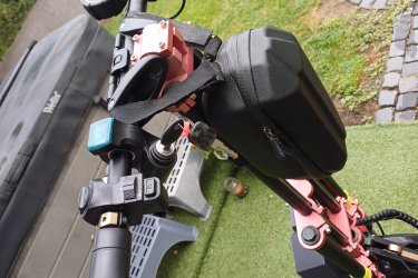 Eladó a képen látható obarter X5 off road izom roller