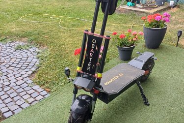 Dual motoros 5,6 kw-os,
3 sebeséges automata,
630 km van benne csípő műtét miatt eladó!
Nagyon szép állapotban van.
13 gumikkal elől hátul tárcsák
Rakattam rá erős villogókat.
Érvényes Biztosítás,alvázszámmal!
2 kulcsal!
