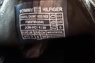 Üdv!
Tomy Hilfiger eladó új férfi bör cipö dobozában nyugtával méret eltérés miatt.