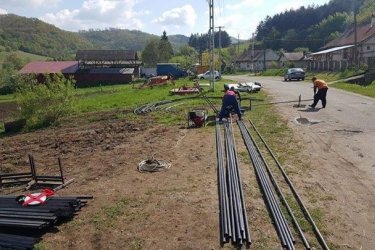 Gépi Fólia váz hajlítás fél col-tól 6/4" Vállalom csőhajlítás előtt csövek össze hegesztését és fólia sátrak építését is. Nem Kell elhozni a csöveket Házhoz megyek Az ország bármelyik területén!!
Vascsövek és Zártszelvények forgalmazása,széles választékban


