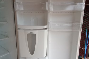 Eladó jó állapotban lévő LG kombinált hűtőszekrény