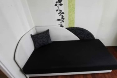 Egyszemélyes heverő új állapotban eladó Nyíregyházán. Tel: 305797813