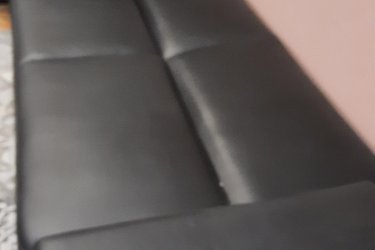 1./ 2db Bőrkanapé, megkímélt állapotban (nyitható, fekvőhellyé alakítható) 25.000,- Ft/db&#13;&#10;2./ 1db Sarokkanapé megkímélt állapotú (kinyitható 2fekvőhellyé alakítható, ágyneműtartós, jobb és bal oldalra szerelhető) 80.000,- Ft