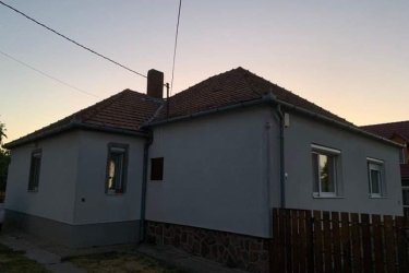 ???? Tetőfedés és Ácsmunkák – Pécs &#38; Baranya ????&#13;&#10;Megbízható, tapasztalt ács vállal:&#13;&#10;✅ Tetőszerkezet építést és javítást&#13;&#10;✅ Pergola, terasz, kocsibeálló készítést&#13;&#10;✅ Teljes ácsmunkák kivitelezését&#13;&#10;&#13;&#10;Minőség, precizitás, korrekt árak – mert a tető az otthon lelke!&#13;&#10;&#13;&#10;???? patrikhome.com&#13;&#10;???? +36 70 352 0892&#13;&#10;&#13;&#10;???? Hívj bizalommal, és kérj ingyenes árajánlatot!