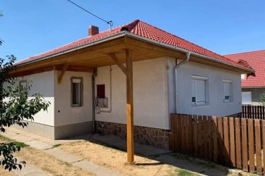 ???? Tetőfedés és Ácsmunkák – Pécs &#38; Baranya ????&#13;&#10;Megbízható, tapasztalt ács vállal:&#13;&#10;✅ Tetőszerkezet építést és javítást&#13;&#10;✅ Pergola, terasz, kocsibeálló készítést&#13;&#10;✅ Teljes ácsmunkák kivitelezését&#13;&#10;&#13;&#10;Minőség, precizitás, korrekt árak – mert a tető az otthon lelke!&#13;&#10;&#13;&#10;???? patrikhome.com&#13;&#10;???? +36 70 352 0892&#13;&#10;&#13;&#10;???? Hívj bizalommal, és kérj ingyenes árajánlatot!