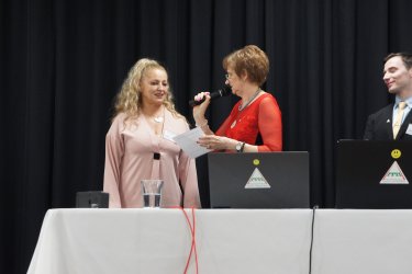 PPH Nyíltakadémia Coach képzés. PPH Nyíltakadémia Coach képzés. Területek: Etika coach,Önismeret coach,Hangulatjavító coach, Személyiségfejlesztő coach,Elnyomásfeloldó coach,Önbizalomteremtő coach,Szeretetteremtő coach,Gyereknevelés coach,Párkapcsolat coach és egyéb területek. 4 havi képzés most csak 59.000 Ft utánna 12.500. (EGY HAVI COACH KÉPZÉSÜNK TÉNYLEGES PIACI ÉRTÉKE LEGALÁBB 200.000 Ft (500 Euro)Máshol a coach képzések többszörösébe kerülnek!
A coach képzéseink értéke – a mindennapokban hasznosíthatósága miatt – szinte felbecsülhetetlen!