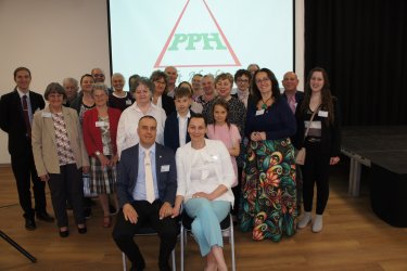 PPH Nyíltakadémia Coach képzés. PPH Nyíltakadémia Coach képzés. Területek: Etika coach,Önismeret coach,Hangulatjavító coach, Személyiségfejlesztő coach,Elnyomásfeloldó coach,Önbizalomteremtő coach,Szeretetteremtő coach,Gyereknevelés coach,Párkapcsolat coach és egyéb területek. 4 havi képzés most csak 59.000 Ft utánna 12.500. (EGY HAVI COACH KÉPZÉSÜNK TÉNYLEGES PIACI ÉRTÉKE LEGALÁBB 200.000 Ft (500 Euro)Máshol a coach képzések többszörösébe kerülnek!
A coach képzéseink értéke – a mindennapokban hasznosíthatósága miatt – szinte felbecsülhetetlen!