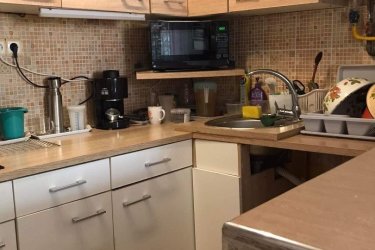 Mikepércs- Bodóházán eladó egy 2,5 szobás, cirkó gázkazánnal, radiátor rendszerrel megoldott fűtésű, mely mellett hűtő/fűtő klíma is található, műanyag nyílászárókkal, rendezett nagy telekkel rendelkező ingatlan.